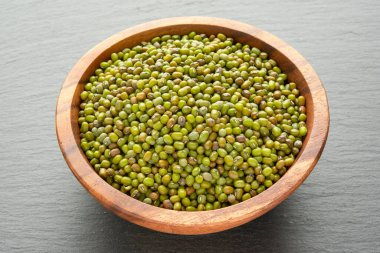 Mung fasulyesi ya da bezelye ezmesi.