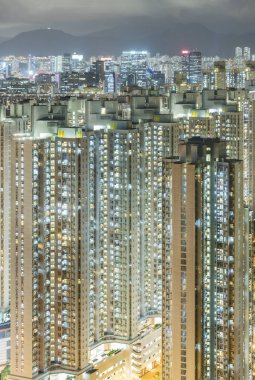Geceleri Hong Kong şehrinin silueti