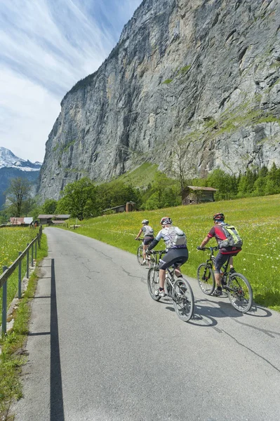Group Cyclists Riding Nature Switzerland — Stock Photo, Image
