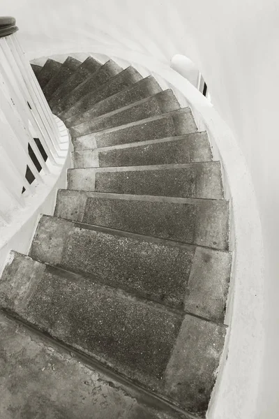 Порожні Старі Спіральні Сходи — стокове фото