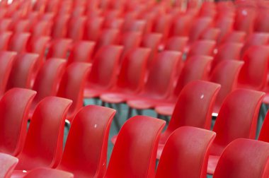 Kırmızı plastik stadyum koltukları 