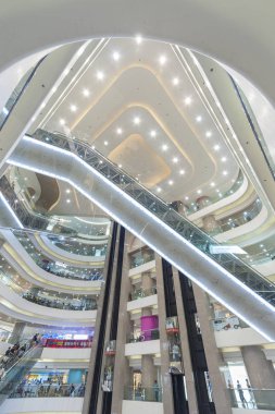 Hong Kong - 12 Ağustos: Times Meydanı olan bir büyük alışveriş merkezi o