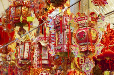 Hong Kong, Çin - Ocak 16: geleneksel giyim satan Dükkanı 