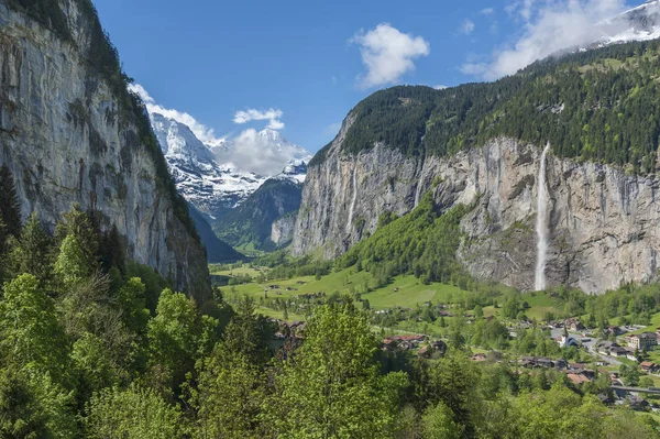 Paisaje Idílico Del Valle Lauterbrunnen Los Alpes Berneses Suiza —  Fotos de Stock