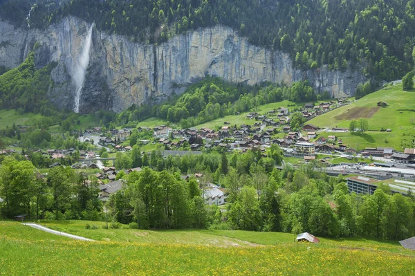 Slavný Obce Lauterbrunnen Švýcarských Alpách — Stock fotografie