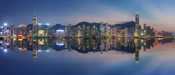 Panorama Victoria Harbor Hong Kongu Zmierzchu — Zdjęcie stockowe