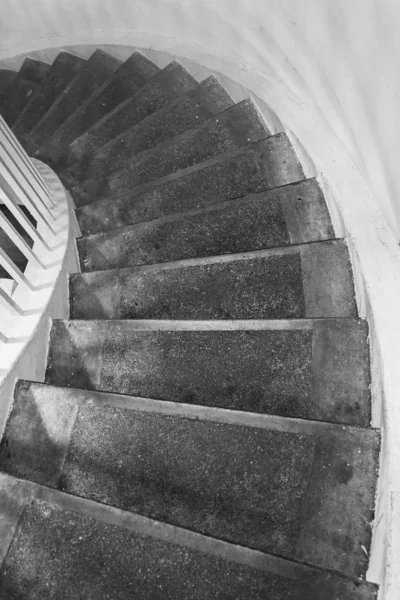 Escadaria Espiral Velha Vazia — Fotografia de Stock