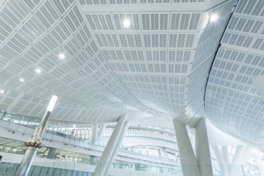 Hong Kong, Çin - 02 Eylül 2018: Varış hall Hong Kong West Kowloon Tren İstasyonu, Modern iç. Guangzhoushenzhenhong Kong hızlı demiryolu bağlantısını Hong Kong bölümünün terminus kanalıdır