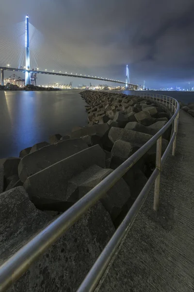 Geceleri Köprü Barajı Askıya — Stok fotoğraf