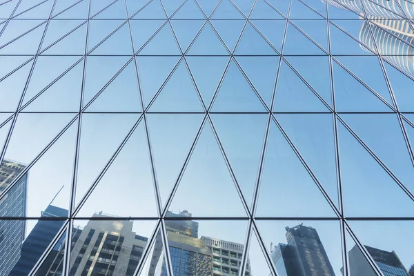 Reflexión Del Horizonte Urbano Sobre Moderno Edificio Oficinas — Foto de Stock