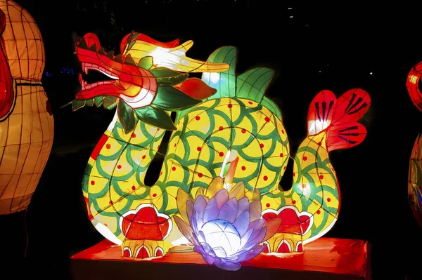 View Chinese Dragon Lantern — Stock Photo, Image