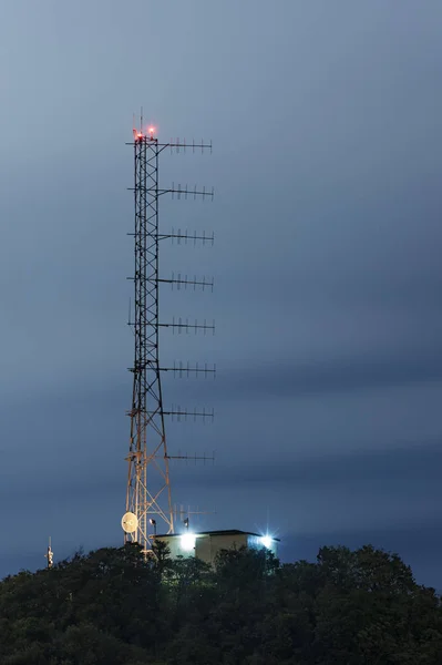 Blick Auf Den Telekommunikationsturm Abend — Stockfoto