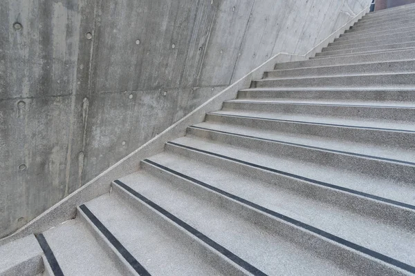 空の近代的な灰色の階段 — ストック写真