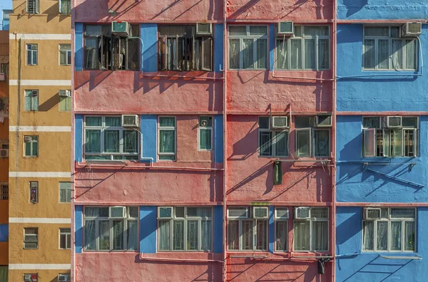 香港古老的五颜六色的住宅楼 — 图库照片