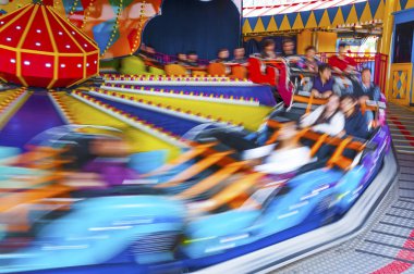 renkli eğlence ride hareketli