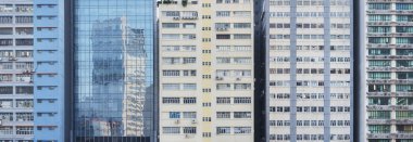 Hong Kong 'daki sanayi binalarının cephesi.