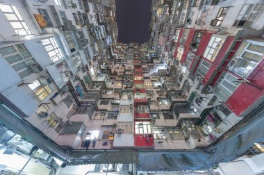 Hong Kong 'daki eski apartman.