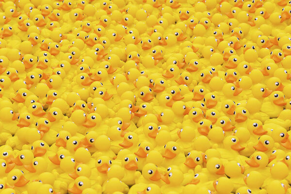 Желтая игрушечная утка плавающая в бассейне
