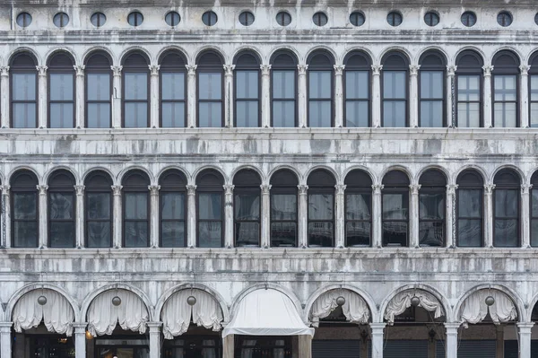 Παλιά Κτήρια Στην Πλατεία Του Αγίου Μάρκου Βενετία Ιταλία — Φωτογραφία Αρχείου