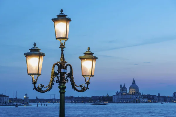 Klassisk Gatubelysningen Lagunen Venedig Italien — Stockfoto