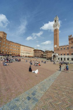 Siena, İtalya - 11 Mayıs: Piazza del Campo, Mayıs 11, 20 turist