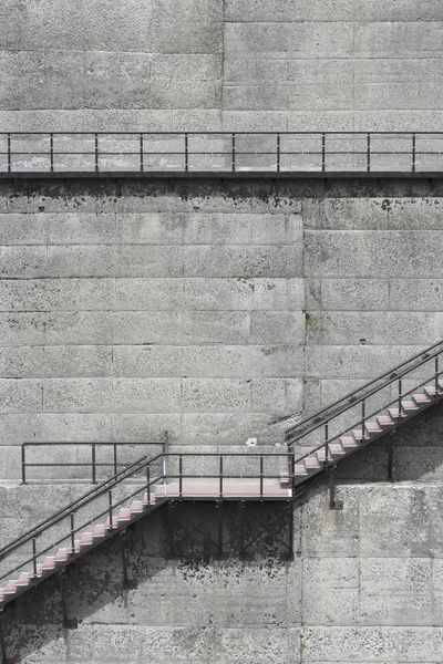 Geçit Merdiven Dam Üstünde — Stok fotoğraf