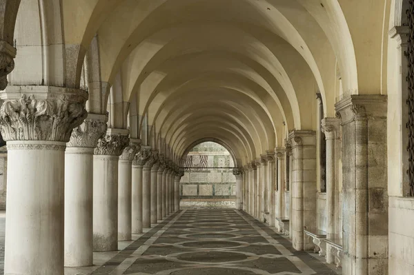 Podrobnosti Historické Architektury Benátkách Itálie — Stock fotografie