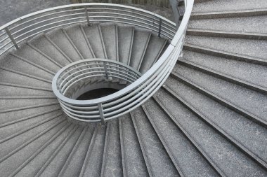 Modern spiral merdiven metal küpeşte ile