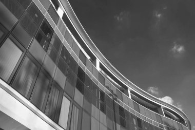 Soyut inşa ediliyor. Modern ofis binasının detayları 