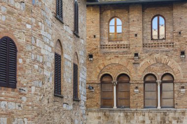 San Gimignano, Toskana, İtalya için eski binaların DETIALS