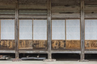 Geleneksel Japon kağıt kapı çiftlik evinin içinde tarihi köy, Shirakawa-gitmek Japonya 