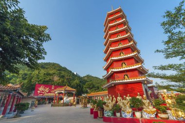 On bin Buda Manastırı Hong Kong Pagoda ve Buda heykeli