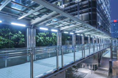 Gece modern yaya geçit