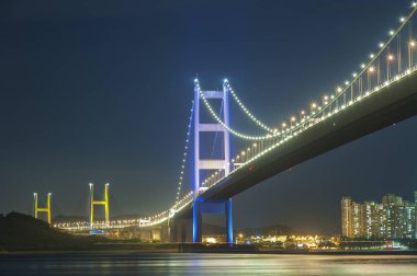 gece hong Kong'daki Tsing ma bridge