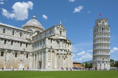 Eğik Pisa Kulesi, İtalya 