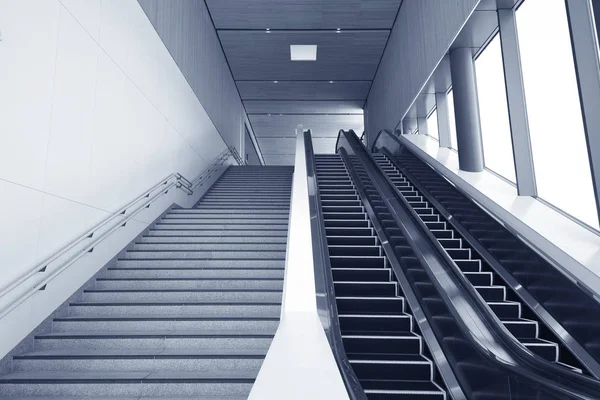 Escalada Moderna Vazia Escada — Fotografia de Stock