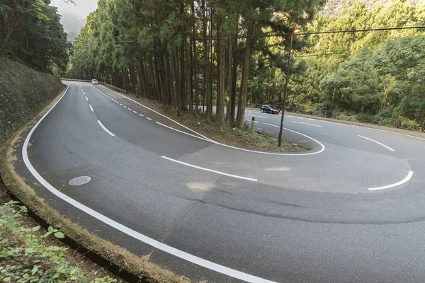 Dolambaçlı yol: Wakayama, Japan ormandaki kavisli
