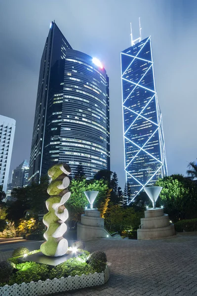 Edificios Oficinas Modernos Gran Altura Ciudad Hong Kong Por Noche —  Fotos de Stock