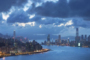 Victoria Limanı, Hong Kong şafağında.