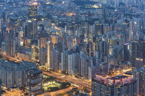Escena nocturna de vista aérea de la ciudad de Hong Kong — Foto de Stock