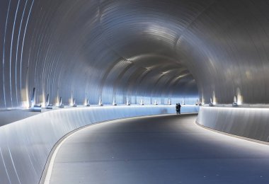 Kyoto, Japonya - 23 Kasım 2018 : fütüristik tünel