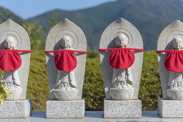 Japanse Jizo beeldhouwkunst in Nachi Katsuura, Wakayama, Japan — Stockfoto