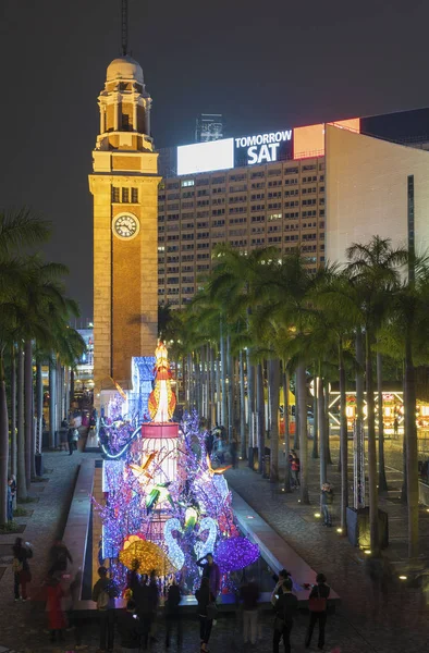 หอนาฬิกาในเขต Tsim Sha Tsui เมืองฮ่องกง — ภาพถ่ายสต็อก