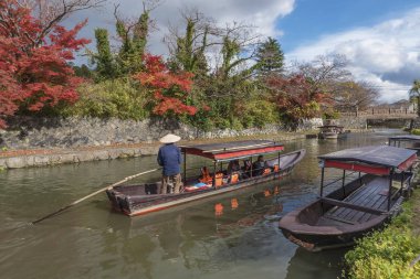 Omihachiman Hachiman-bori kanalı çevresinde tekne gezi turist, Japonya