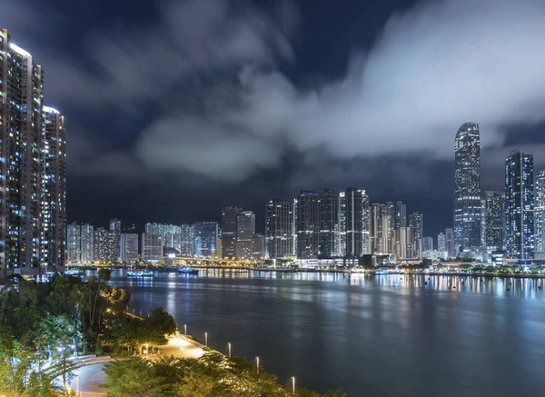 Skyline of Harbor in Hong Kong city at night — Stock Photo, Image