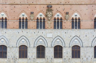 Piazza del Campo, Siena, Toskana'daki Torre del Mangia'nın dış cephesi