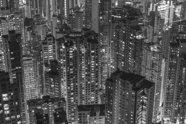 Edificio residenziale a Hong Kong di notte — Foto Stock