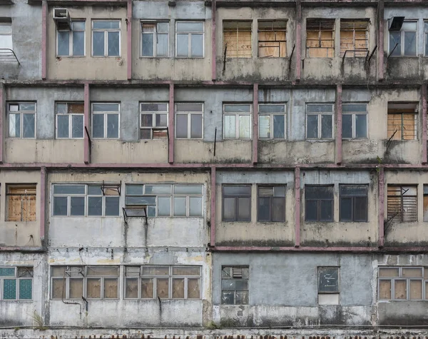 Verlaten woongebouw in Hong Kong stad — Stockfoto