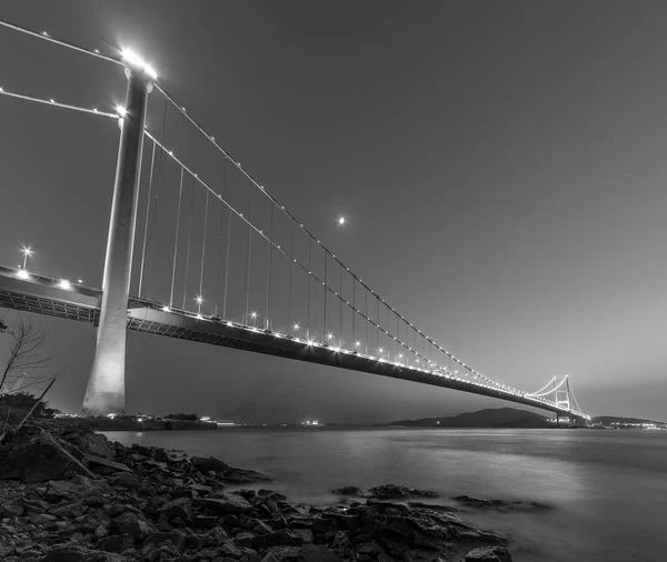 Tsing Köprüsü Hong Kong Alacakaranlıkta — Stok fotoğraf