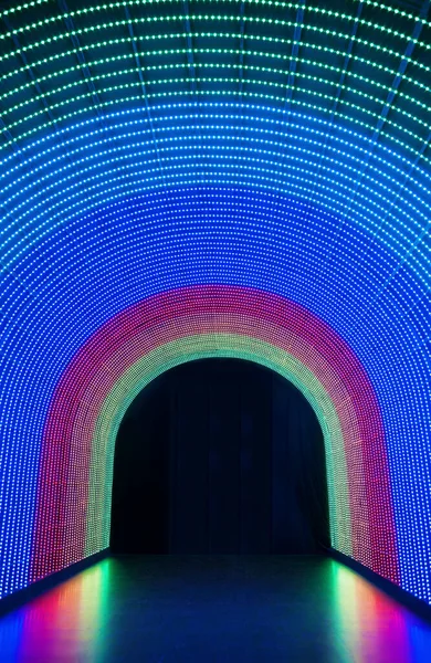 Tunnel Mit Farbig Beleuchteter Led Beleuchtung Abstrakter Hintergrund Der Architektur — Stockfoto